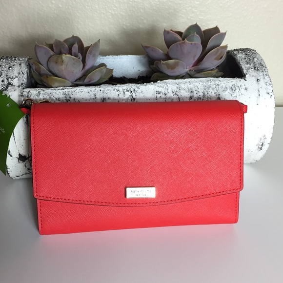 kate spade Handbags - Kate Spade Winnie Laurel Red Crossbody